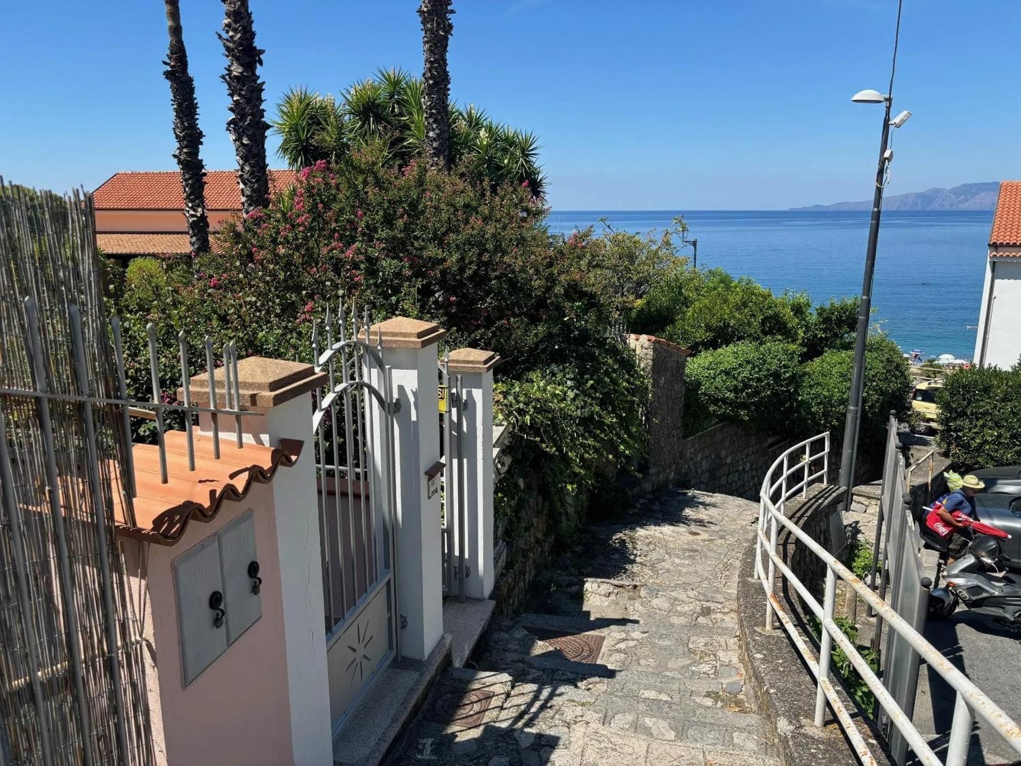 Comfortable Apartment In Maratea With Sea View 95 M² + Parking 외부 사진